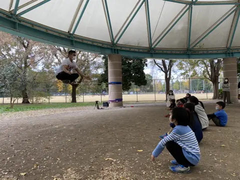 大宮第二公園スラックラインスクールの活動風景