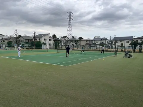 大宮第二公園テニススクールの練習風景（2025年3月）