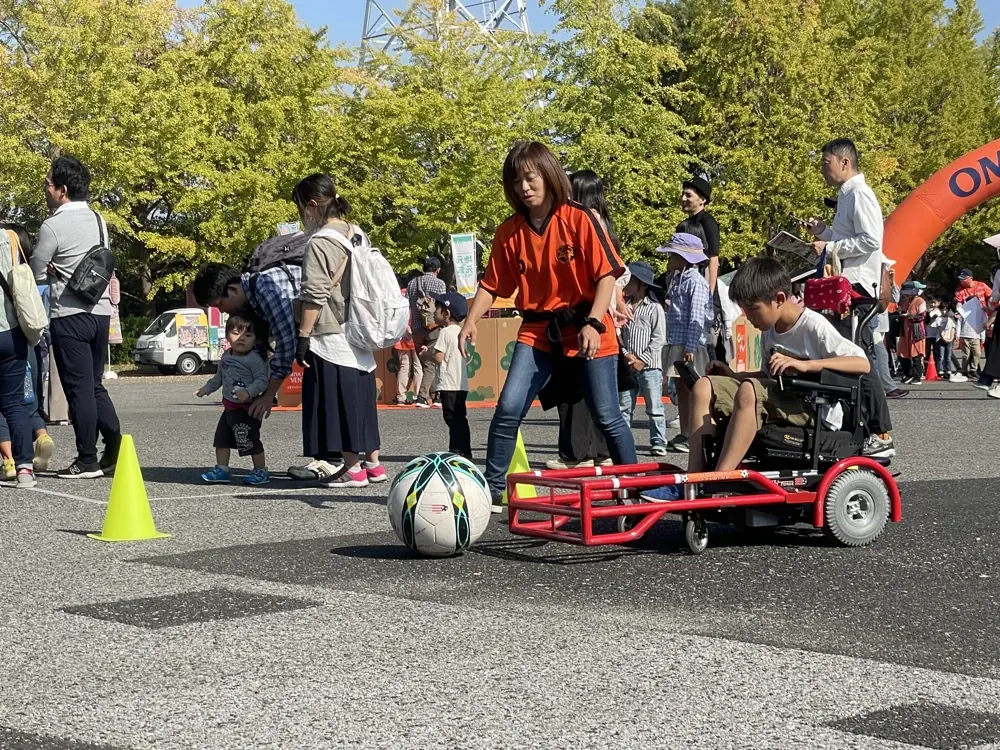 電動車椅子サッカーの体験・活動風景